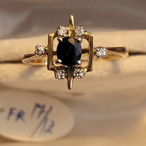 14K Gold Ring with gemstones (small diamonds and saphire) - Picture 8 of 14